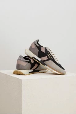 Sneakers Ghoud SMLW MG56 STAR_M LOW BLACK/GOLD Black 6 Sneakers Ghoud SMLW MG56 STAR_M LOW BLACK/GOLD Black -Goedkope Ghoud winkel f12df5585c8018e87e4ba56496268db4